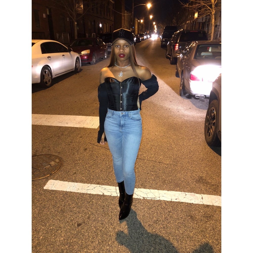 Black off the shoulder long sleeve bustier with lace up back Size Small